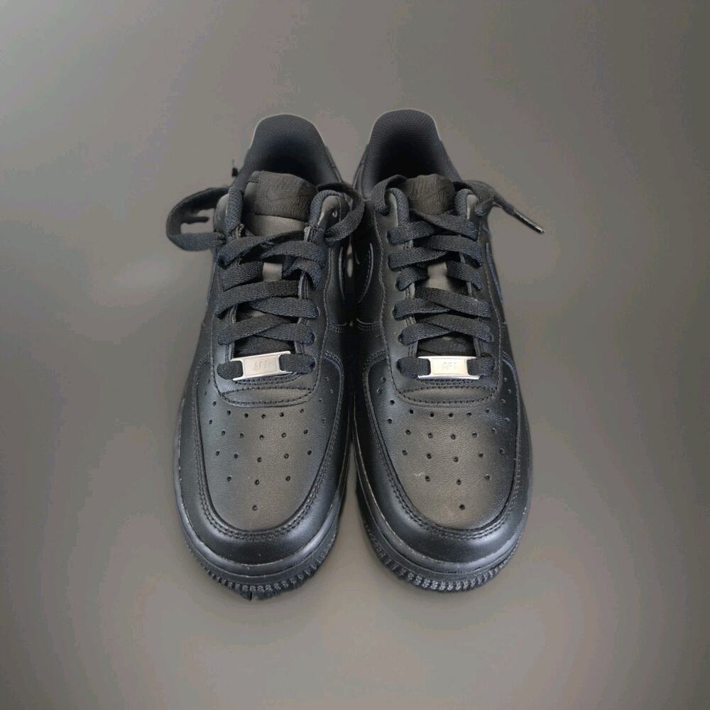 Size 7.5 - Nike Air Force 1 '07 Triple Black W - Picture 3 of 5